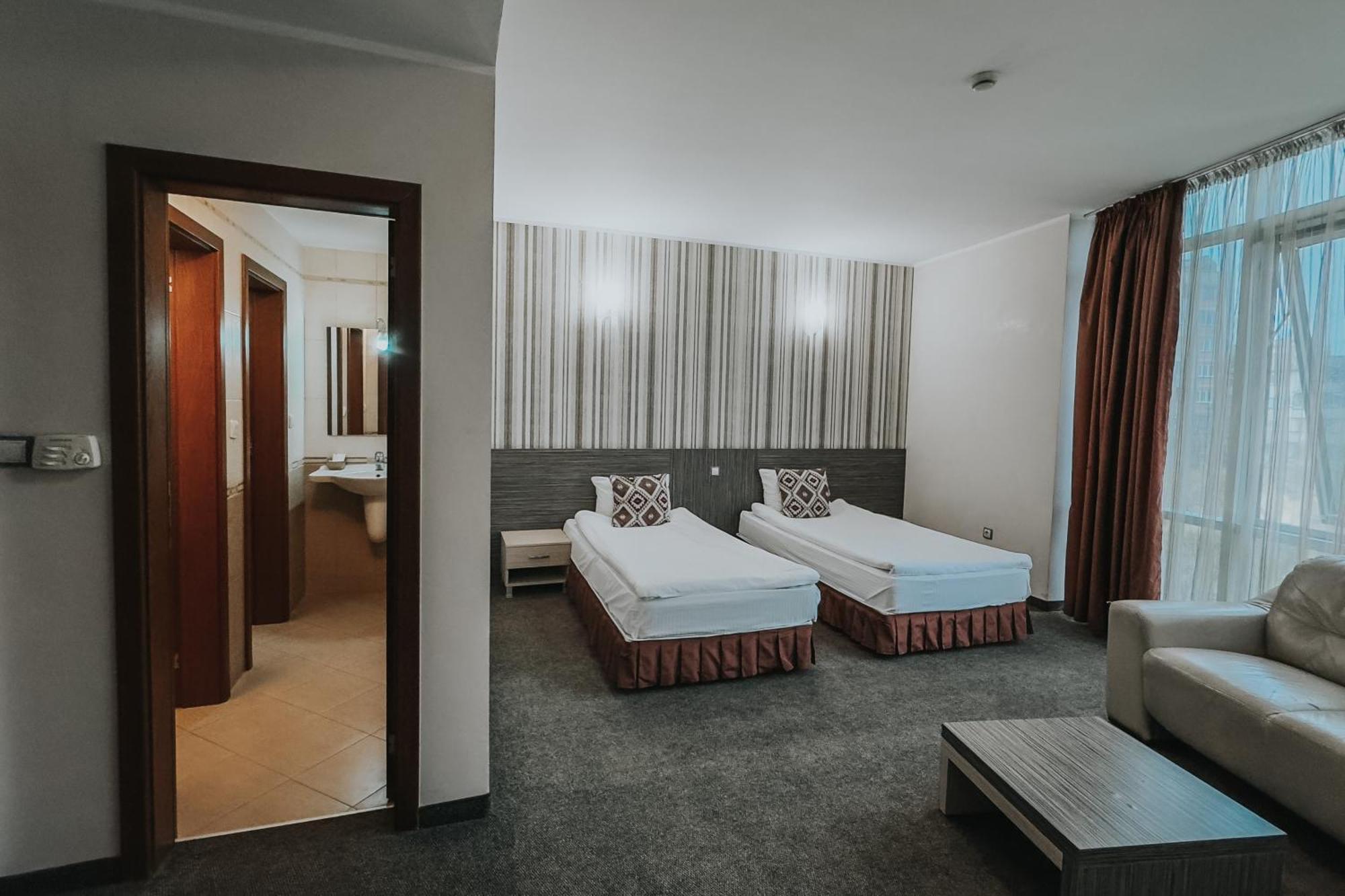 Hotel Noris プロヴディフ エクステリア 写真