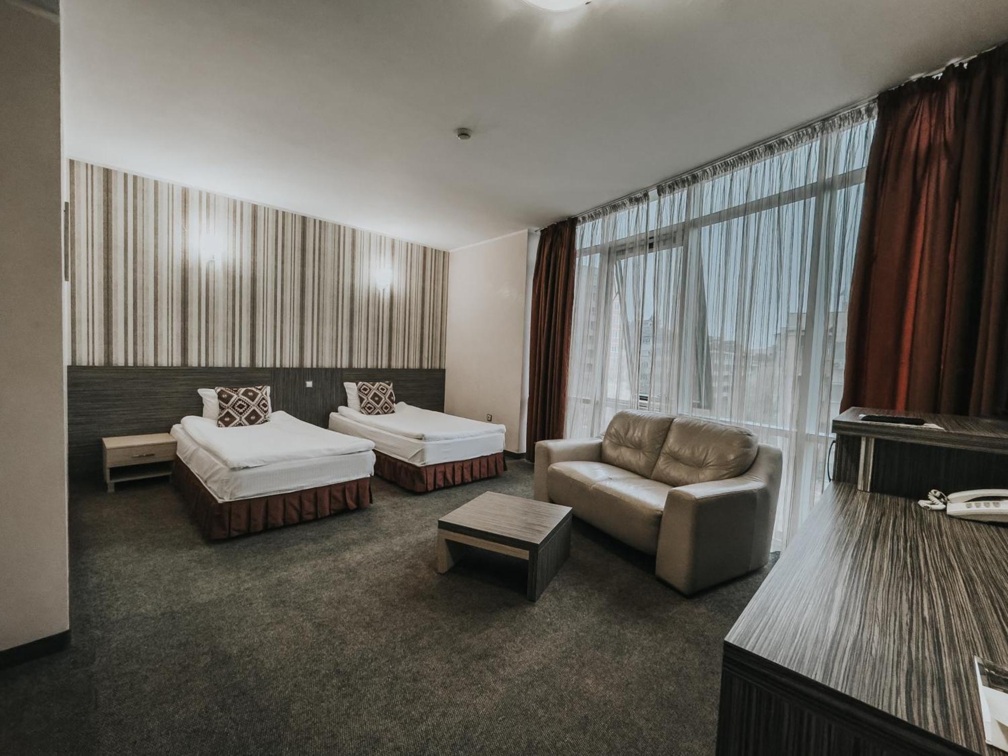 Hotel Noris プロヴディフ エクステリア 写真