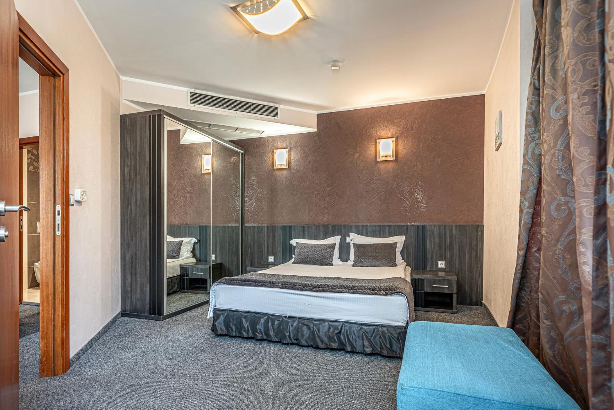 Hotel Noris プロヴディフ エクステリア 写真