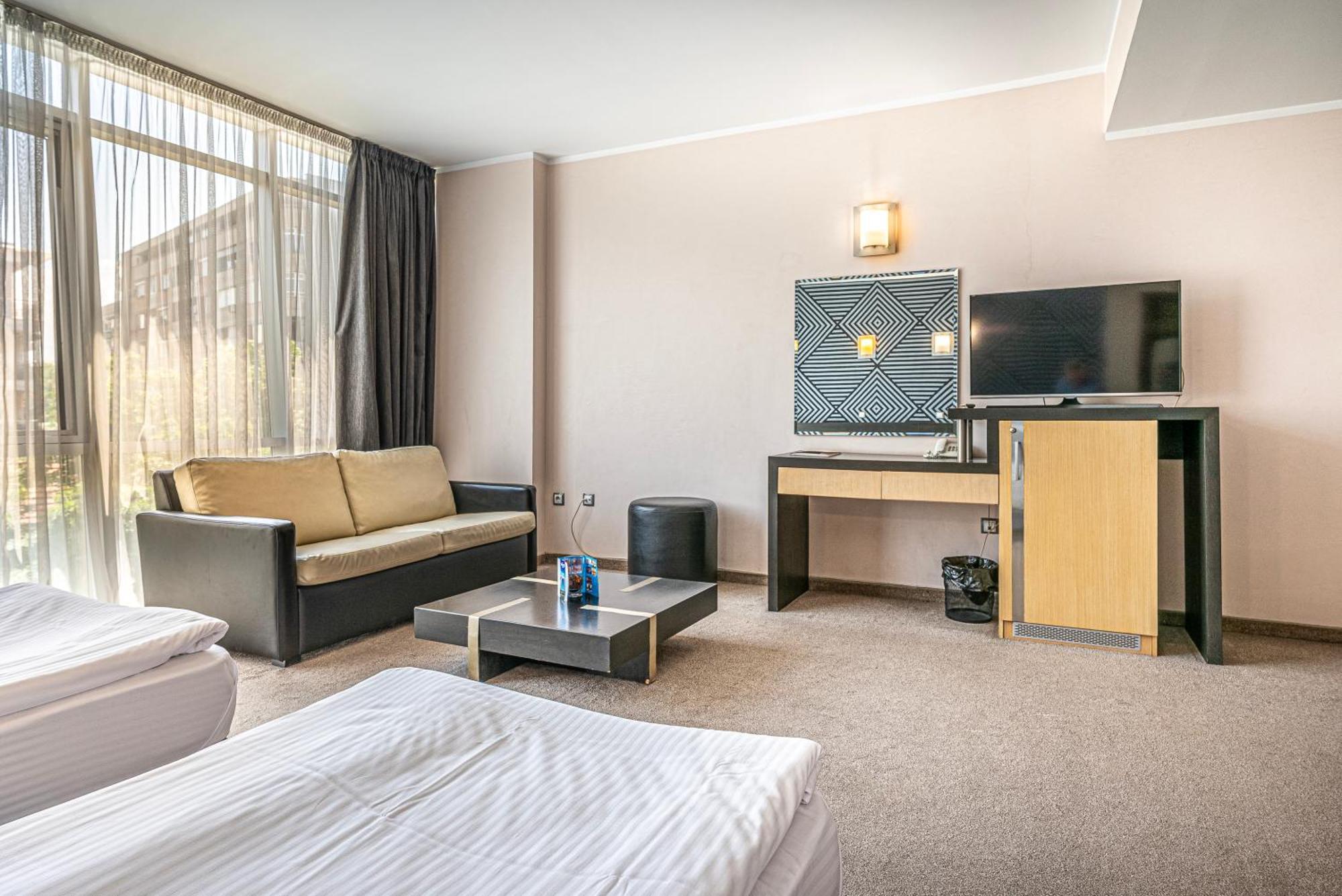 Hotel Noris プロヴディフ エクステリア 写真