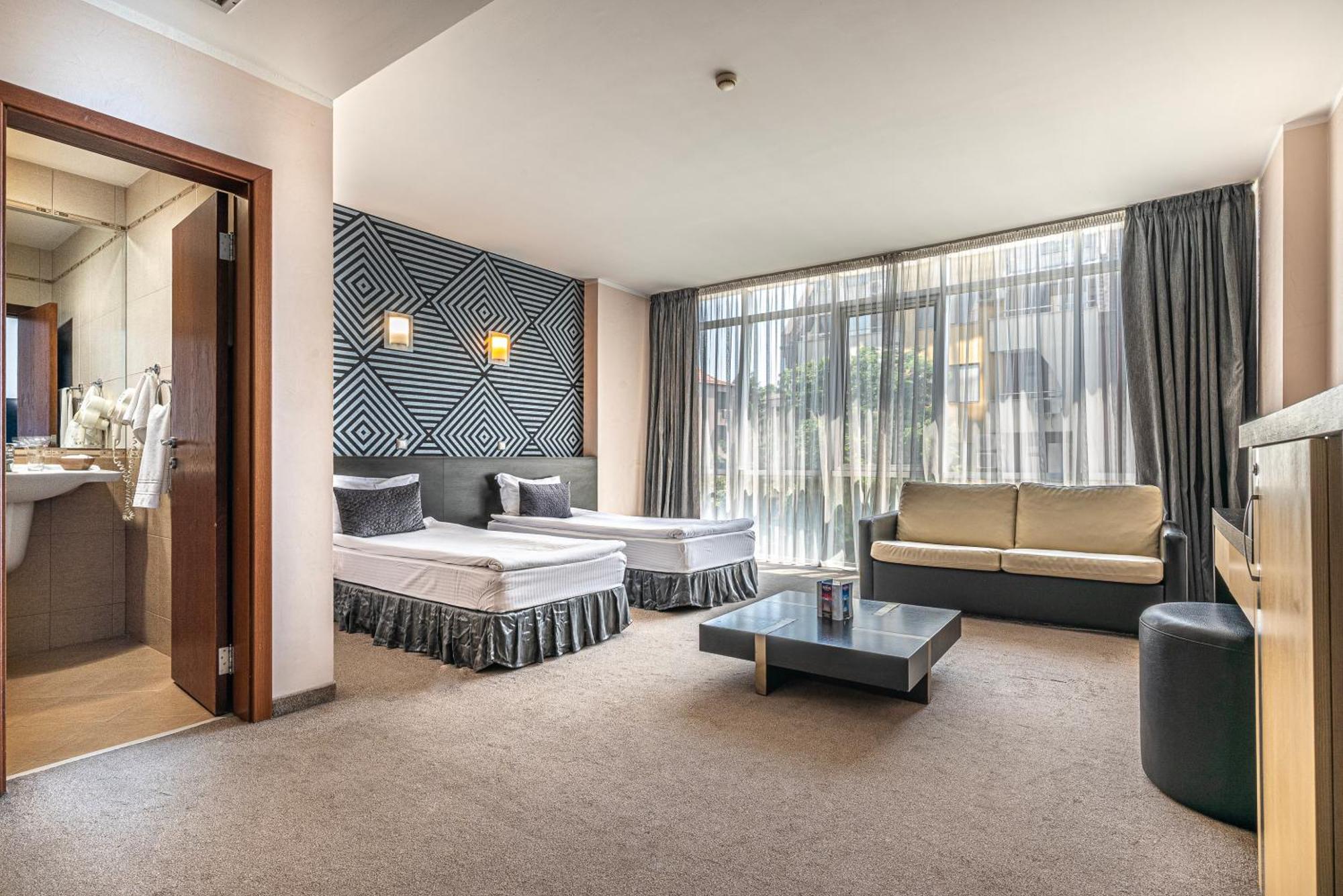 Hotel Noris プロヴディフ エクステリア 写真