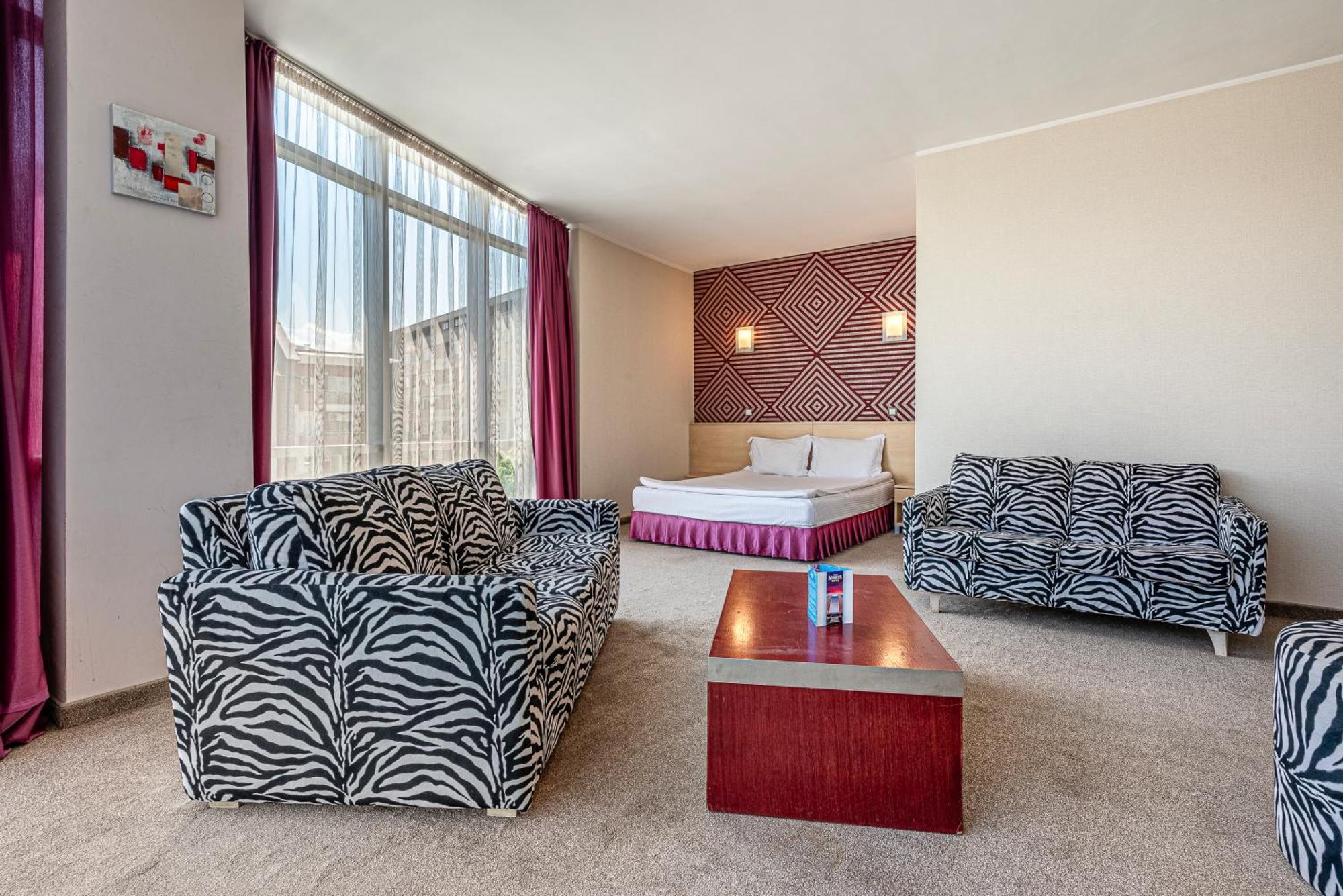 Hotel Noris プロヴディフ エクステリア 写真