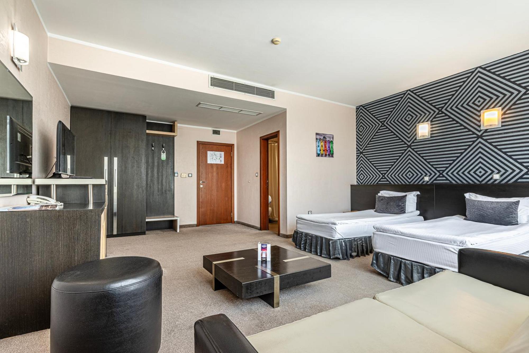 Hotel Noris プロヴディフ エクステリア 写真